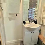 T2 Au Calme 10 Min De Metro Barriere De Paris , Lavache Appartement